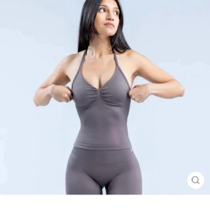 dfyne topp - säljer min dfyne topp i storlek xs jätte fin använd fåtal gånger 