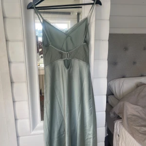 Fin grön klänning  - Jättefint nattlinne/klänning