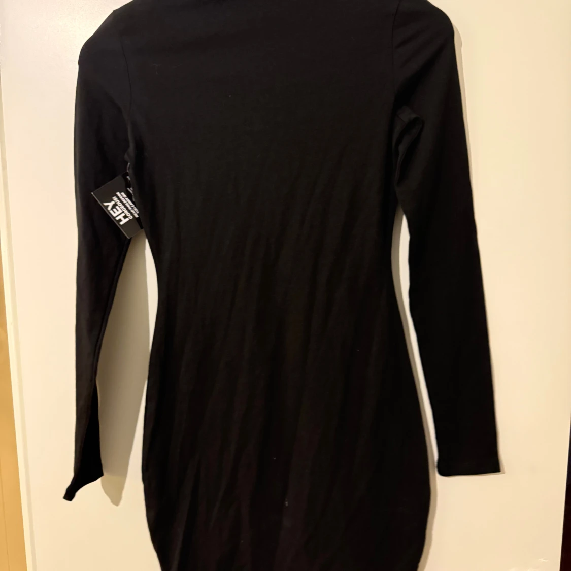 Svart långärmad klänning från H&M - 2