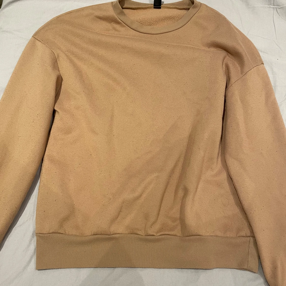 Beige sweatshirt med rund hals