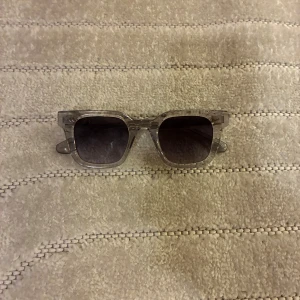 Chimi 04 - Chimi 04 i snygg CW. Nypris ungefär 1200-1800, låda dustwipe och en till låda ingår! Aldrig använda:)!