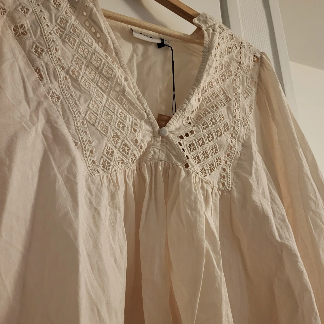 Blus med spets från Vila - 1