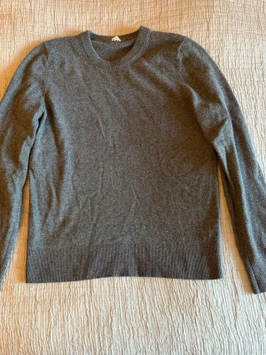 Arket tröja - Grå arket tröja | Storlek M | Hyfsat bra skick | A&Wfashion 