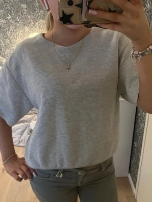 Gina Tricot college t tröja - diy college t tröja från gina tricot