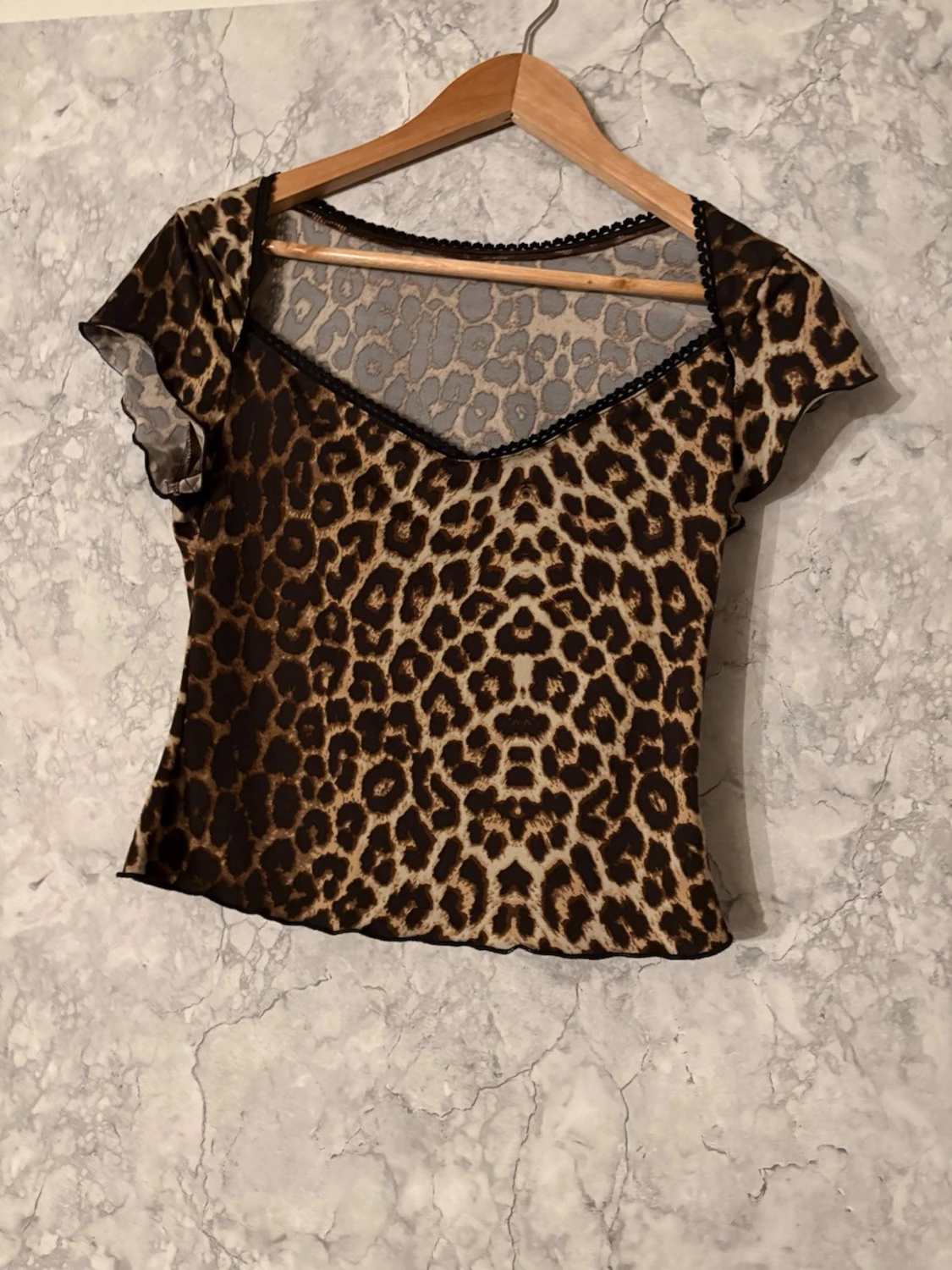 Leopardmönstrad topp