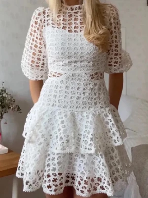 Eftertraktad Studentklänning - Sååå sjukt fin och eftertraktad klänning så fin till studenten !! ❤️❤️ 