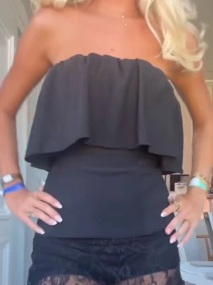 Zara tub topp söker - Söker denna topp från Zara helst i xs men s funkar, hör av er 💖