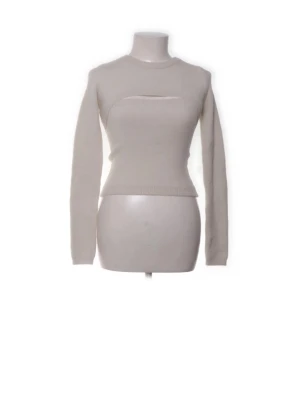 Beige set med en tub topp  - Trendig beige set  med lång ärm och en tubb topp. Perfekt att styla med jeans eller kjol för en clean look.