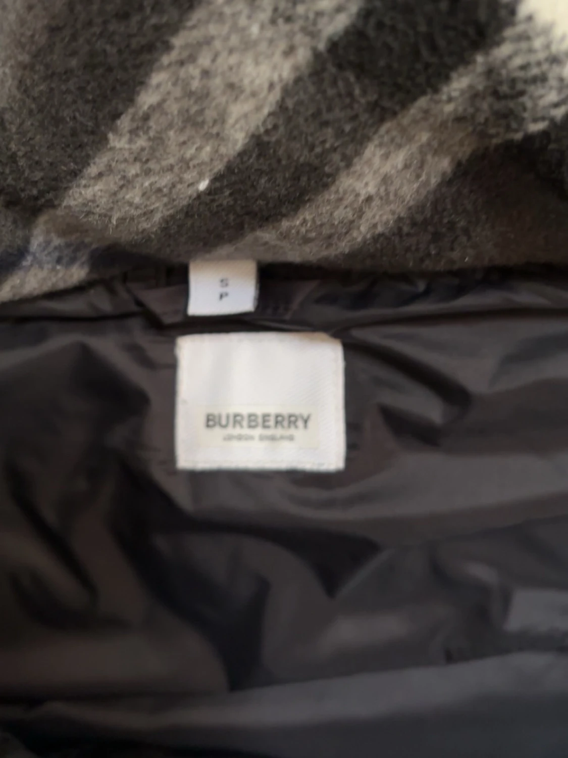Svart burberry väst  - 2