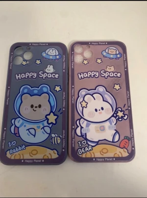 Söta mobilskal Happy Space blå & rosa11 pro max  - 11 PRO MAX OANVÄND 