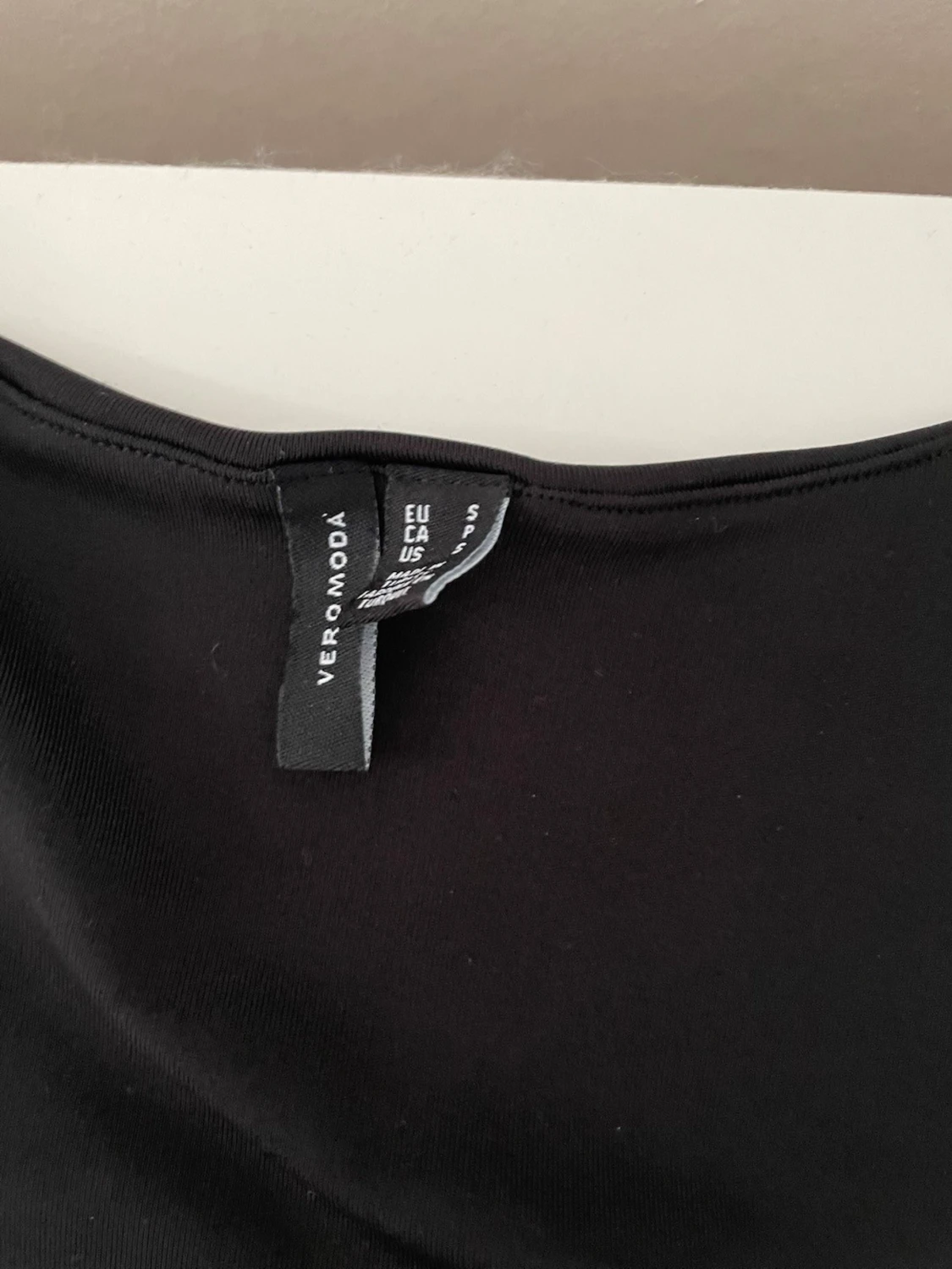 Svart ärmlös topp från Vero Moda - 1