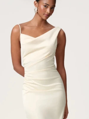 Ljusgul balklänning - Super fin ljusgul balklänning från Adoore. Storlek 34, lite uppsydd, passar om man är runt 160 cm lång med eller utan klackar. Jag kommer att kemtvätta klänningen innan jag postar!💖💛