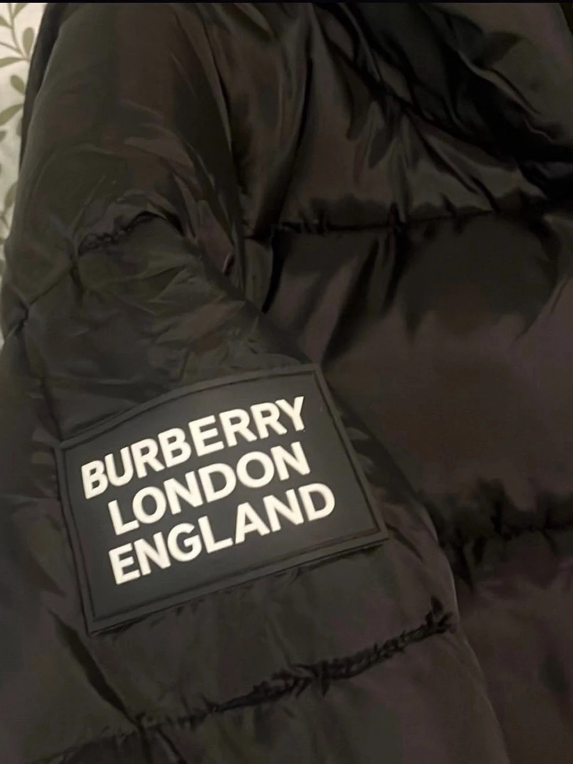 Svart pufferjacka från Burberry - 1
