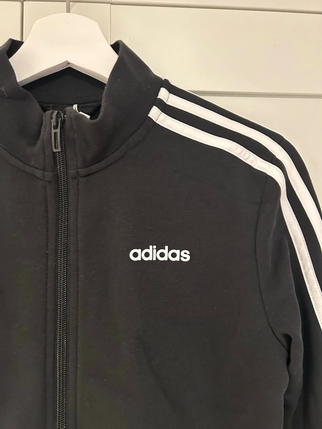Svart Adidas tröja  - 1