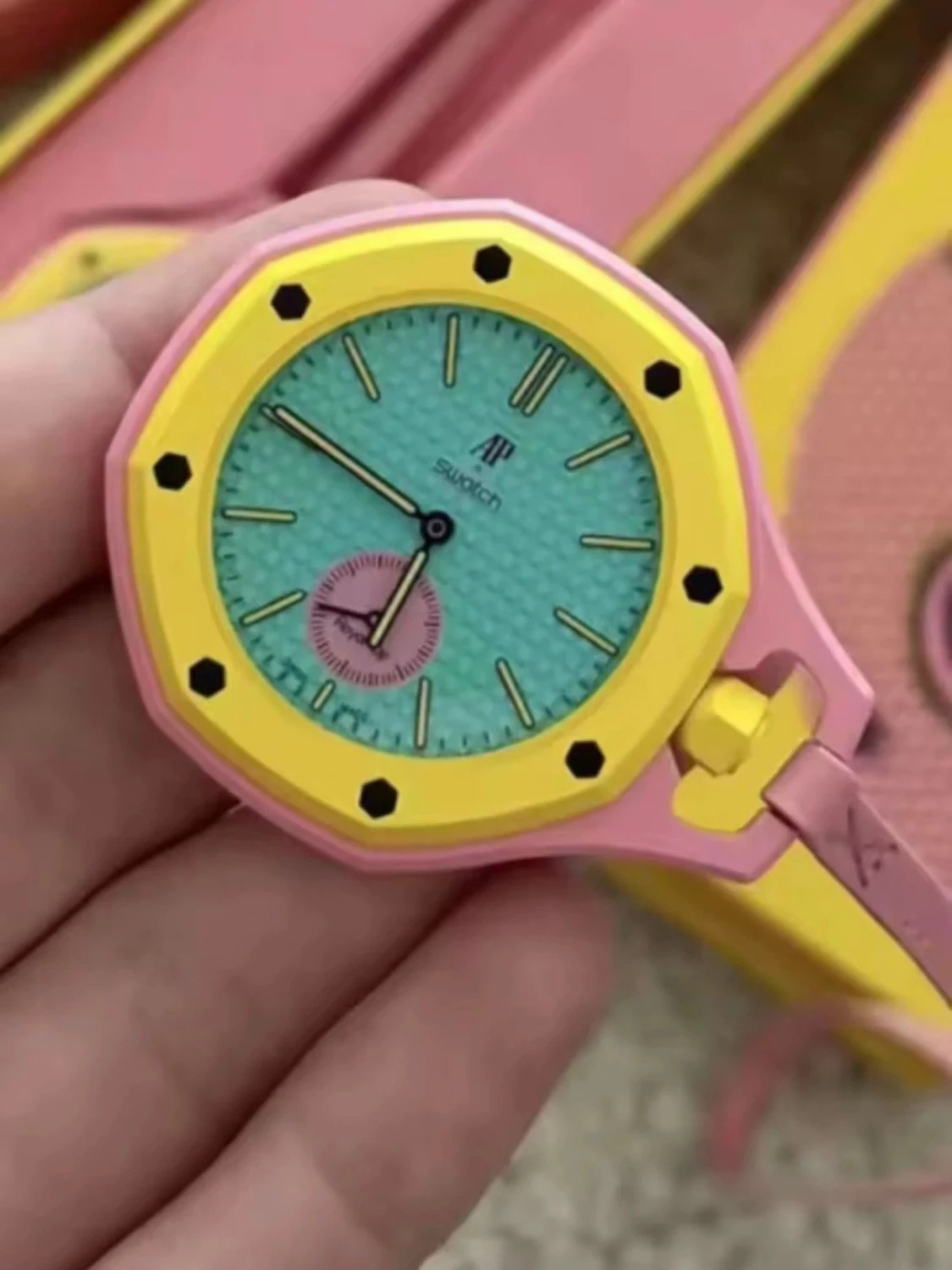 Swatch x Royal Pop färgglad klocka - 1