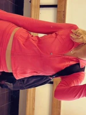 Lululemon define jacket  - Söljer denna supersöta lululemon define jacket i jättebra skick. Knappt använd, skriv gärna om frågor❤️❤️❤️