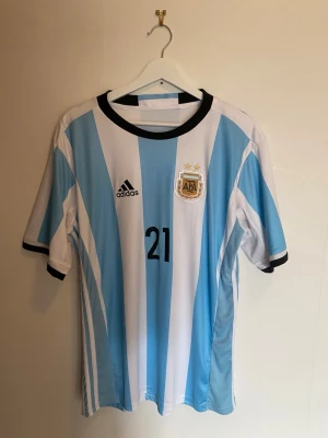 Fotbollströja Argentina Dybala - Fotbollströja Argentina Dybala i storlek M.