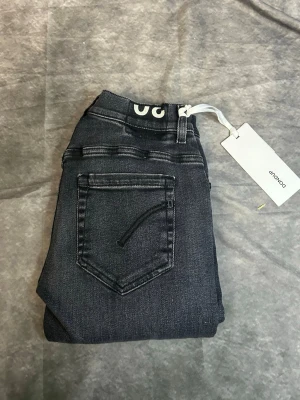 Helt nya dondup George jeans - Ny skick med tags | Size 30/32 | fraktar inom 24 timmar | för att köpa klicka ”köp nu” | vid frågor eller funderingar är det bara att skicka ett meddelande | följare får bättre rabatter🙌