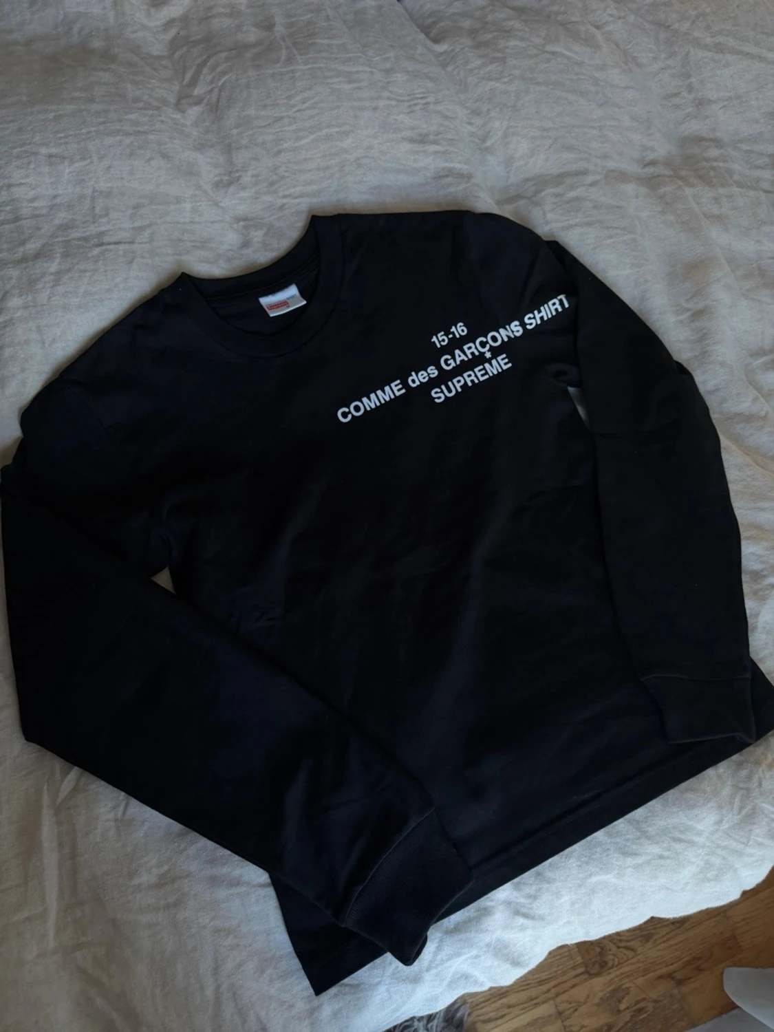 Svart Supreme x Comme des Garçons tröja
