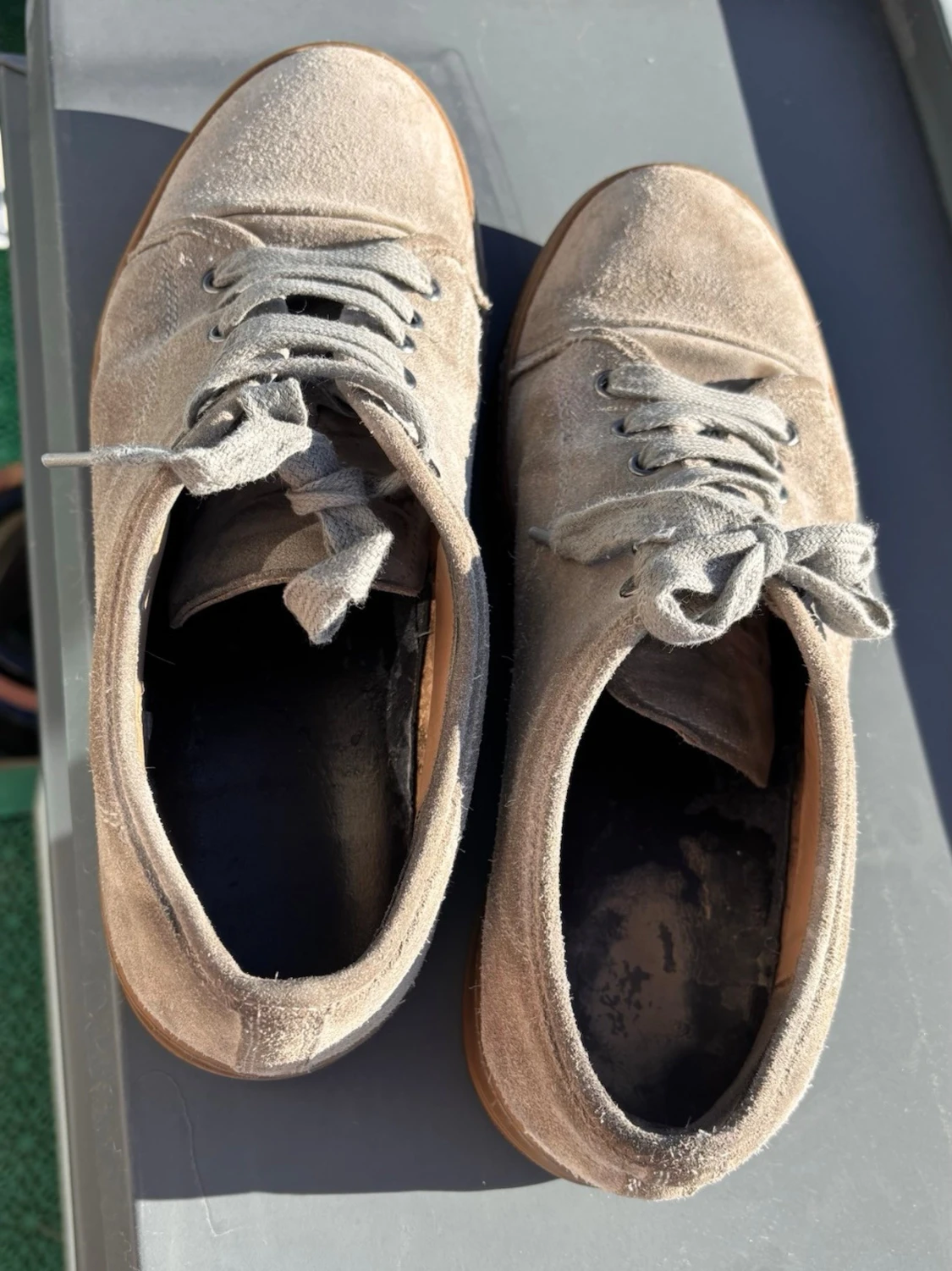 Gråa sneakers i mocka från Lanvin - 4
