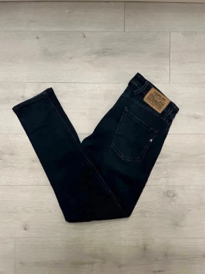 Replay anbass jeans  - Hej! Säljer dessa replay anbass jeansen//fint sick, inget fel på de//fråga gärna!