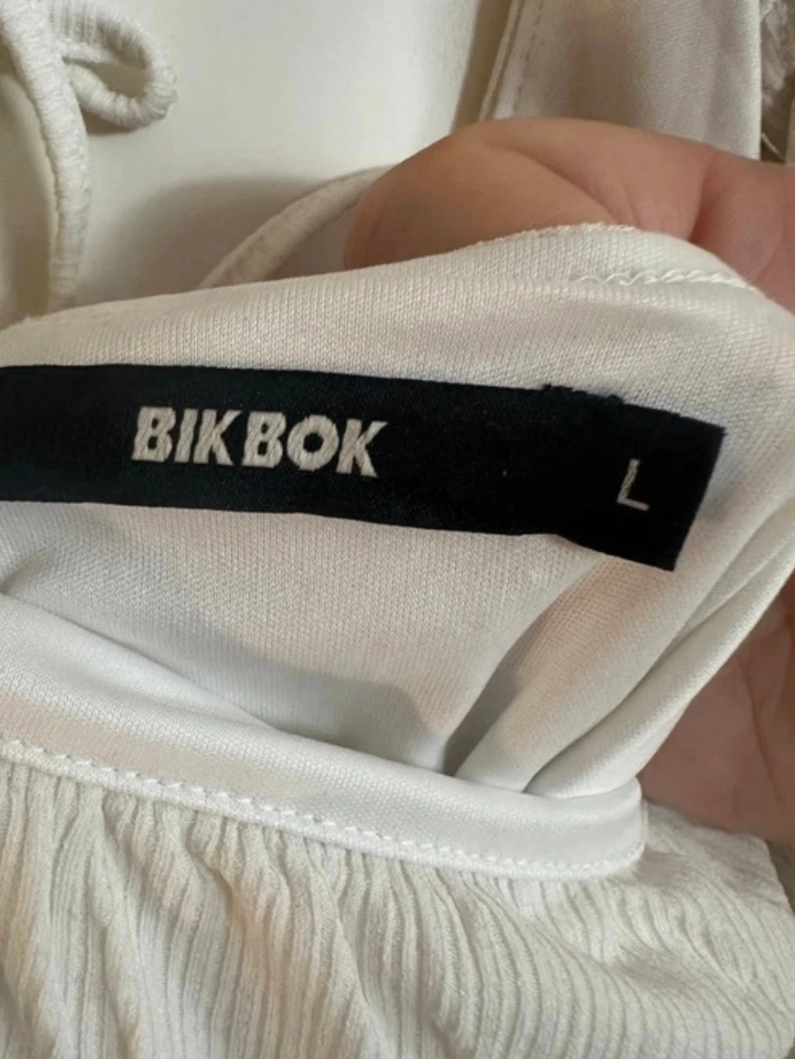 Vit kortklänning med snörning - 2