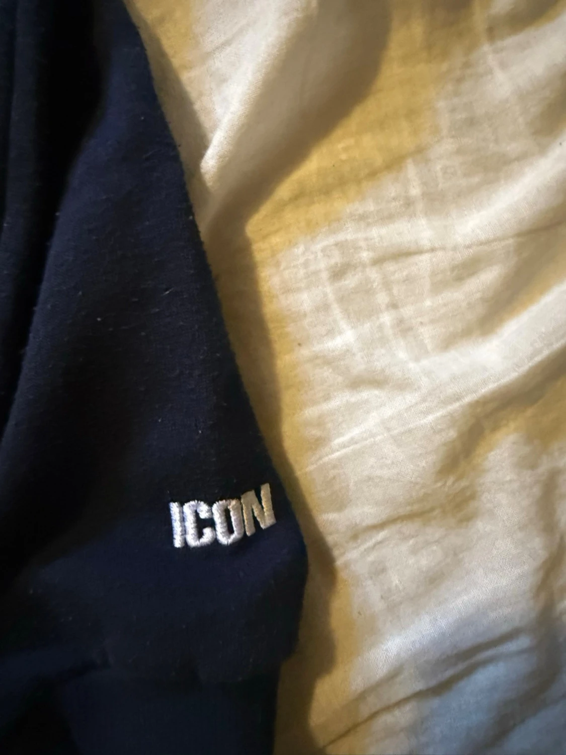 Mörkblå tröja i storlek S - 2