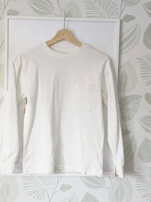 Ny Tröja Cubus Storlek 146/152 - - Oanvänd.  - Sweatshirtliknande tröja dock inte lika tjock som de brukar vara.  - Skulle nog säga att denna passar 146 - liten 152 bäst..  - Jag kan ha missat någon miniskavank men jag har försökt att granska plagget så gott det går.