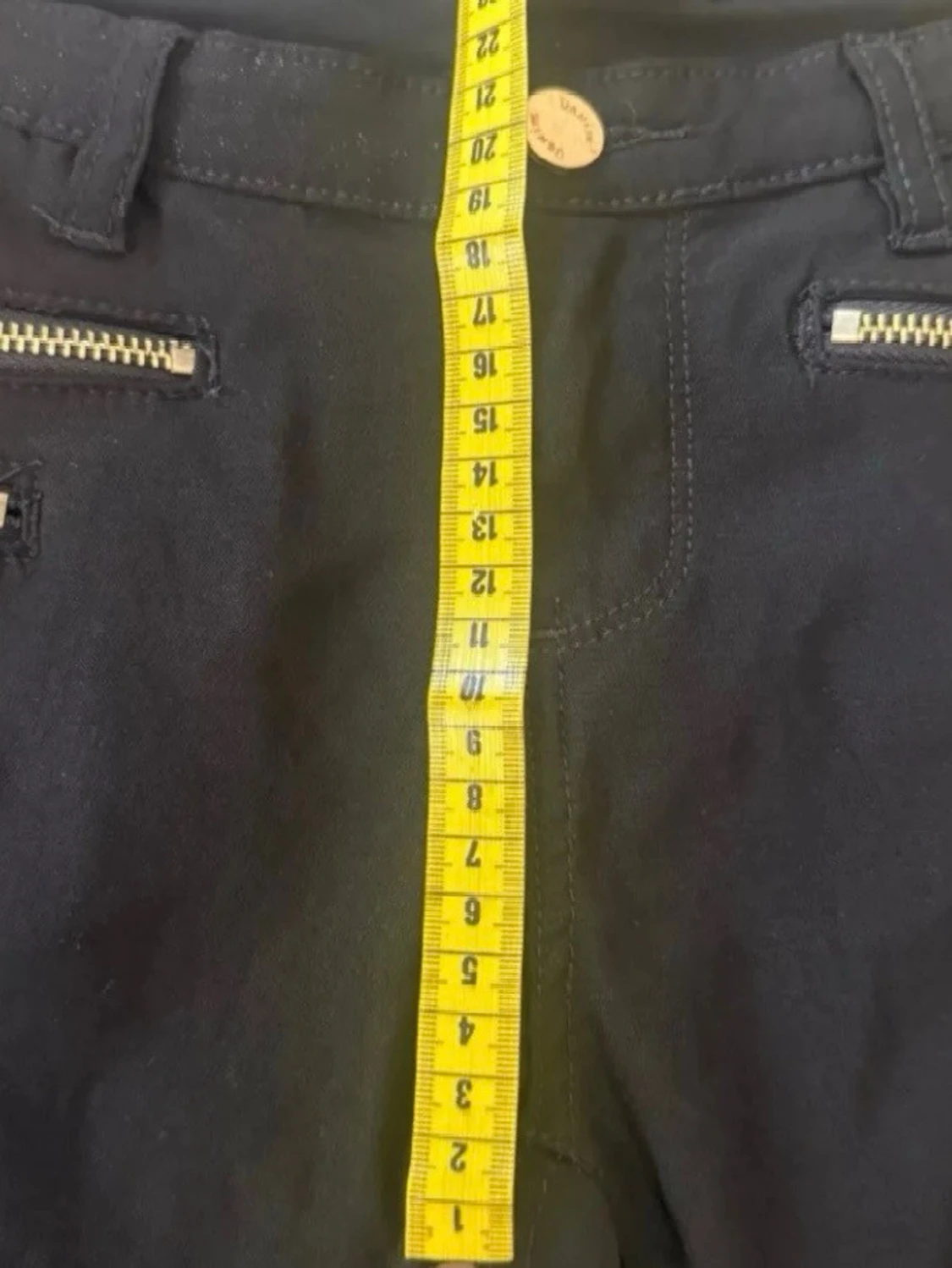 Svarta jeans med gulddragkedjor - 3