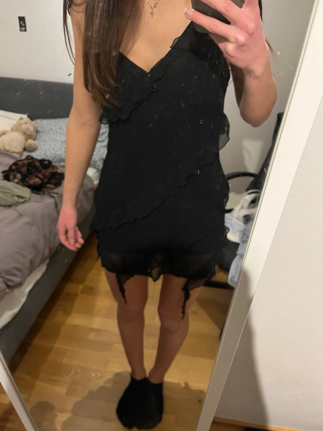 Pull&bear svart miniklänning med volang/chiffong - 2