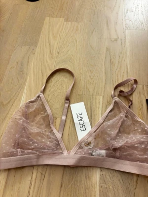 Rosa mesh bralette från ESCAPE - Helt ny