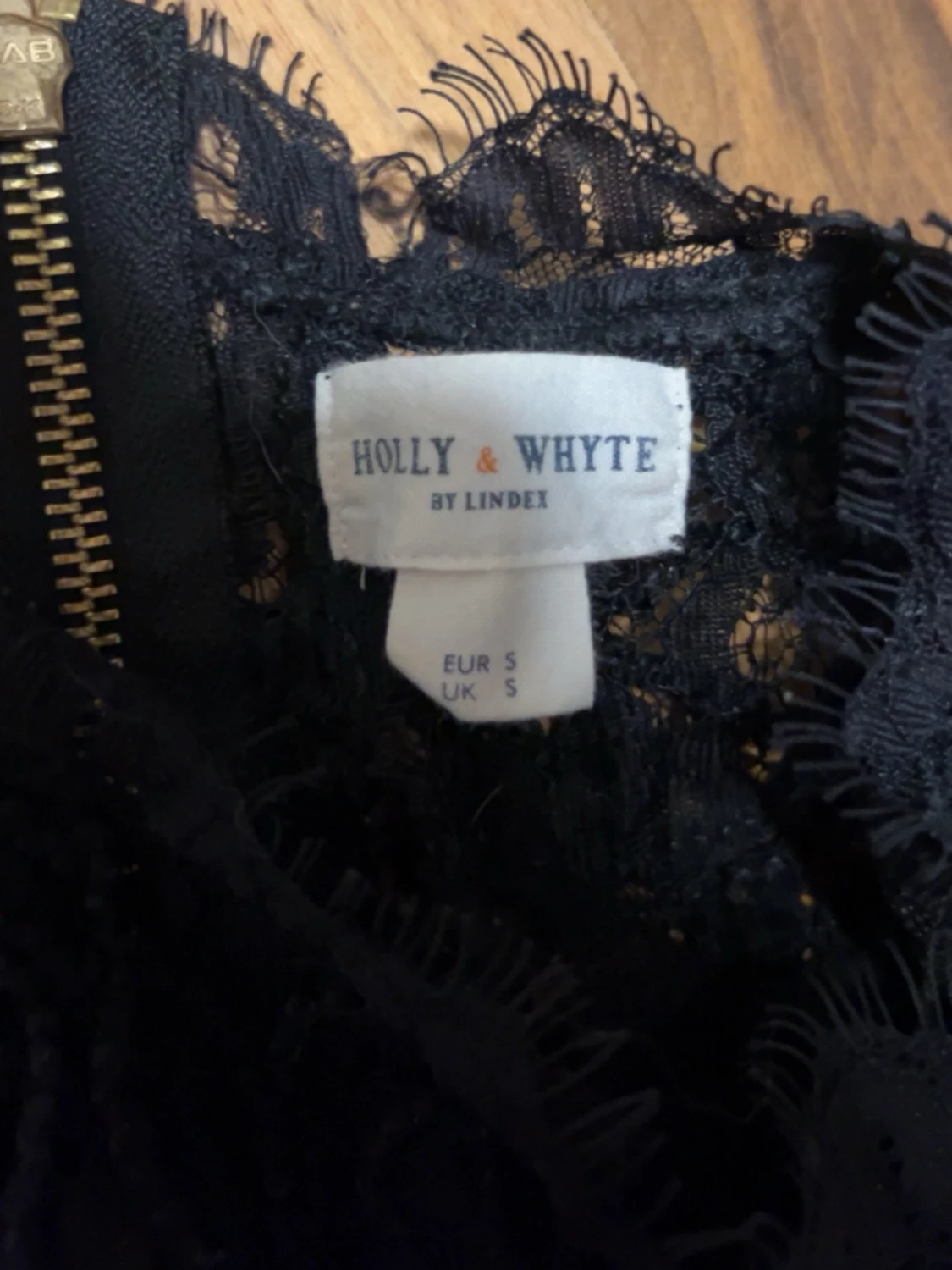 Svart spetsblus med dragkedja - 2