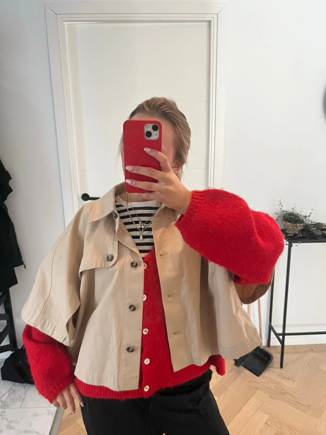 Beige trenchcoat - 1