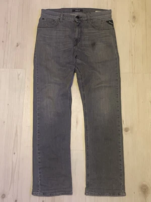 Replay jeans thad - Skysta gråa replay jeans med jävligt Nice fit, modellen thad., inte så mycke använda.