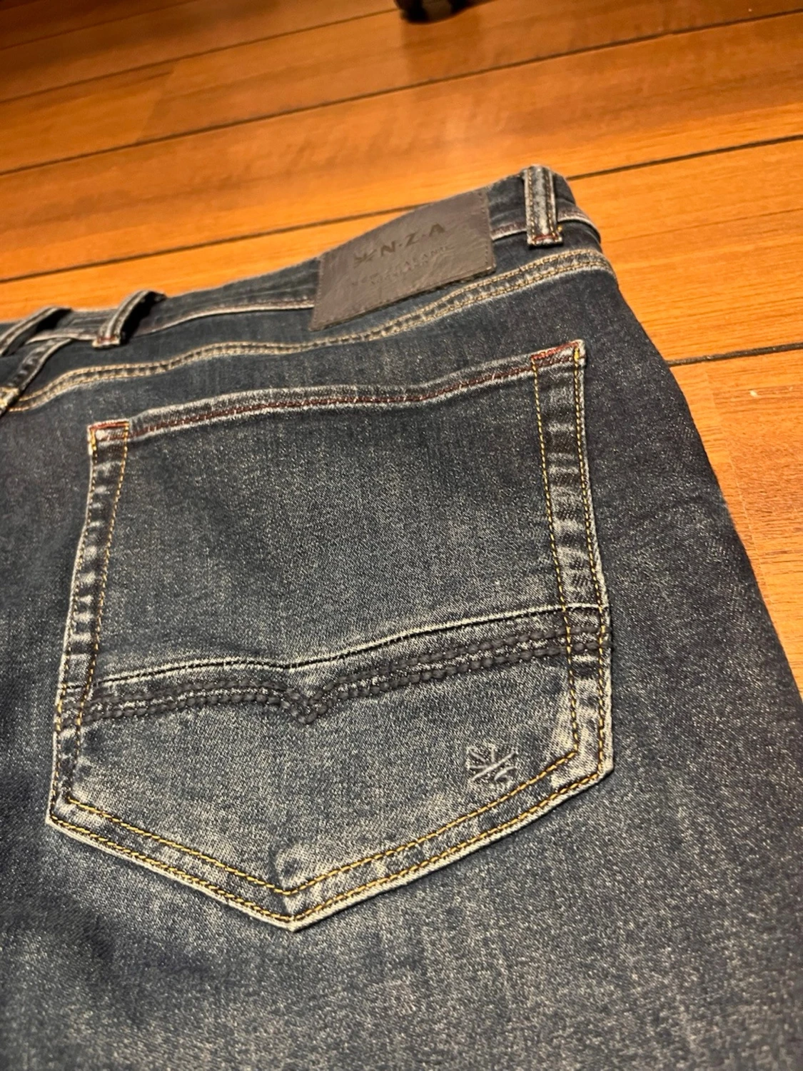 Mörkblå jeans från New zealand Auckland - 3