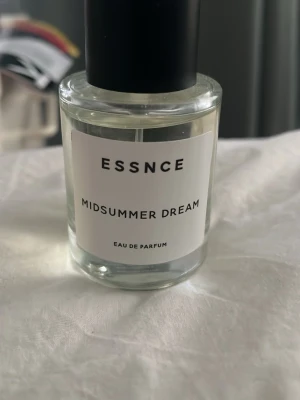 ESSNCE Midsummer Dream Eau de Parfum - ESSNCE Midsummer Dream. 50 ml, testad. 