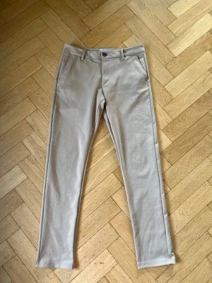 Kostymbyxor  - Kostymbyxor från By Teeshoppen W:32 L:34.