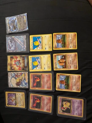 Samling Pokémonkort blandade motiv - Skriv privat om pris osv, alla kort är inplastade. 
