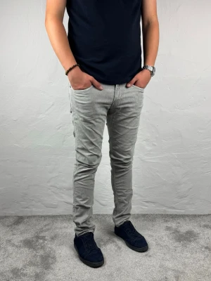 Replay jeans  - Ett par riktigt snygga jeans från Replay i storlek W31 L32 i modellen Anbbas 