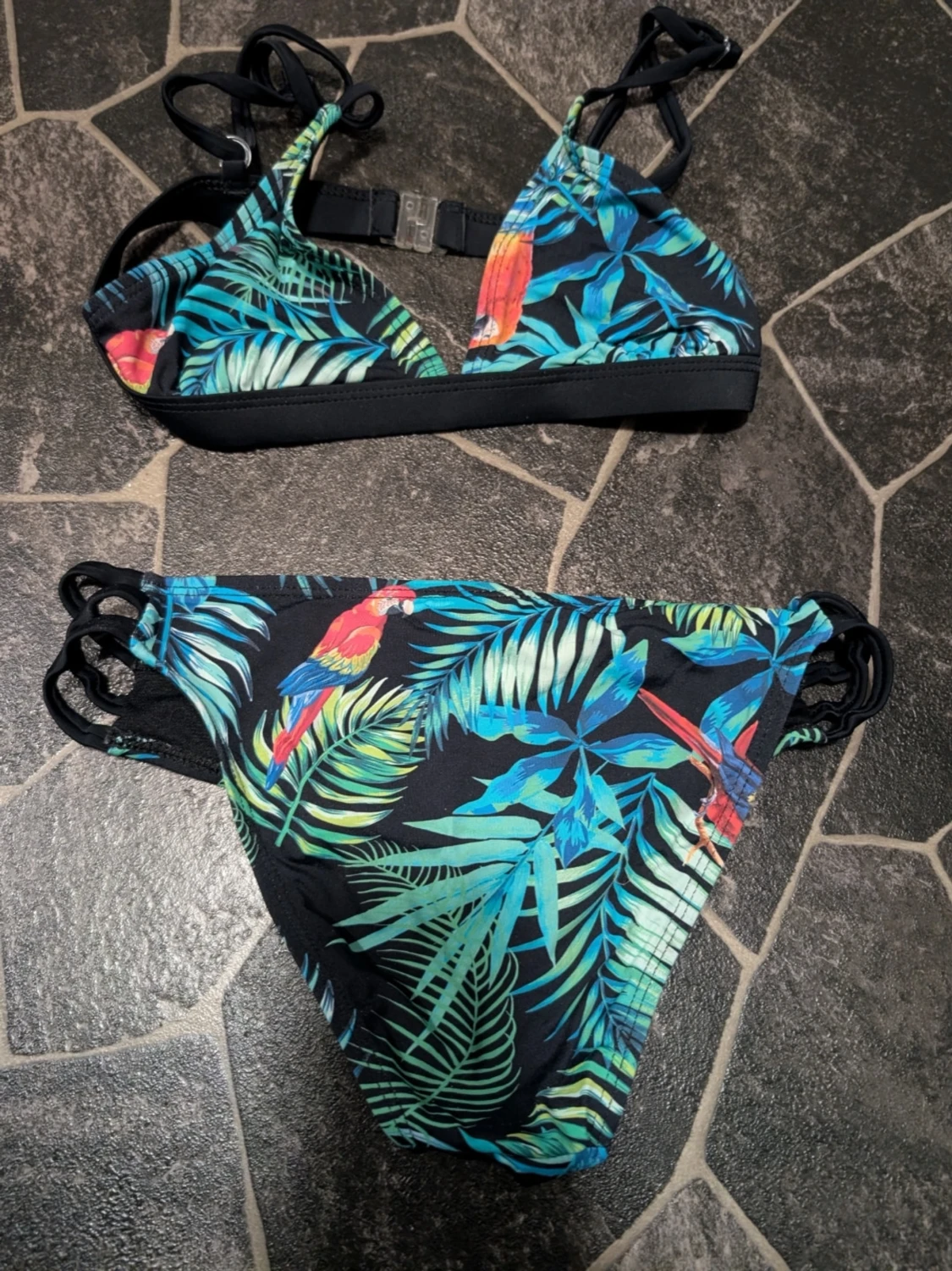 Tropisk bikini med papegojor stl 13-15 år - 1