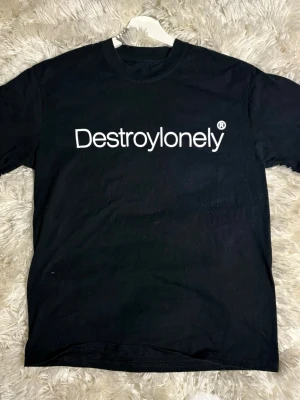 Destroy Lonely merch - size M - Passar som M, väldigt sparsamt använd och jättebra kvalitet