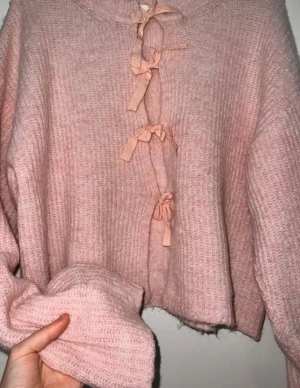 Rosa stickad tröja  - Supersöt ljusrosa stickad tröja från Gina Tricot i strl 170🤗💗