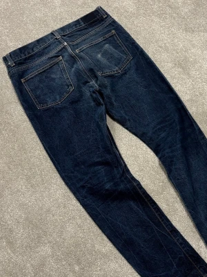 Weekday Selvage Jeans - Weekday Selvage Jeans | Skick 9/10 mycket bra | Nypris ca 2500kr | Mitt pris 599kr | Midja: 41,5cm | Ytterbenslängd: 102cm | Benöppning: 17cm | Lår: 29cm | Kom gärna pm vid frågor eller funderingar | Postas eller möts upp i Gävle!