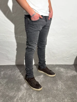 Replay jeans  - Ett par snygga jeans från Replay i storlek W33 L34 i modellen Max 