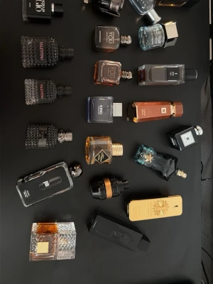 Byten! - Endast bytte! Inget säljes. Alla parfymer är 100% äkta, har lådorna till de flesta parfymerna, söker fräscha/somriga dofter men kom ändå med andra förslag. Hör av dig om du har något intressant!