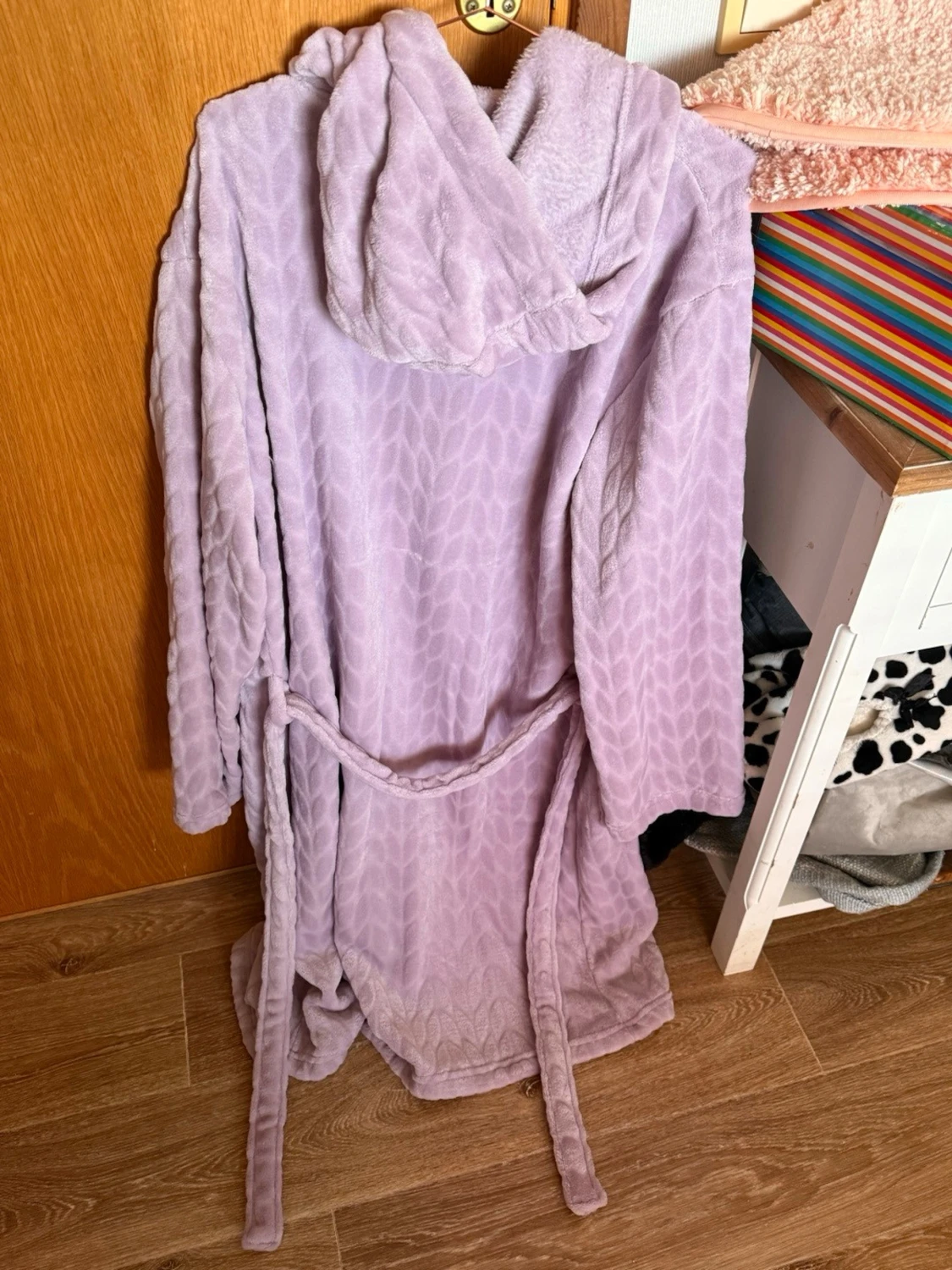 Ljuslila morgonrock med huva - 1