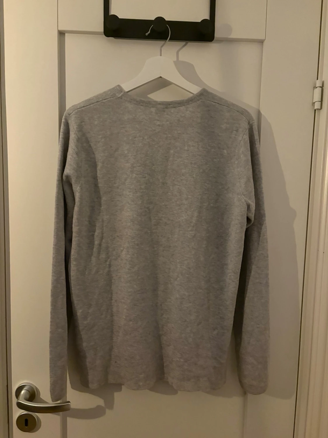 grå basic långärmad tröja - 1