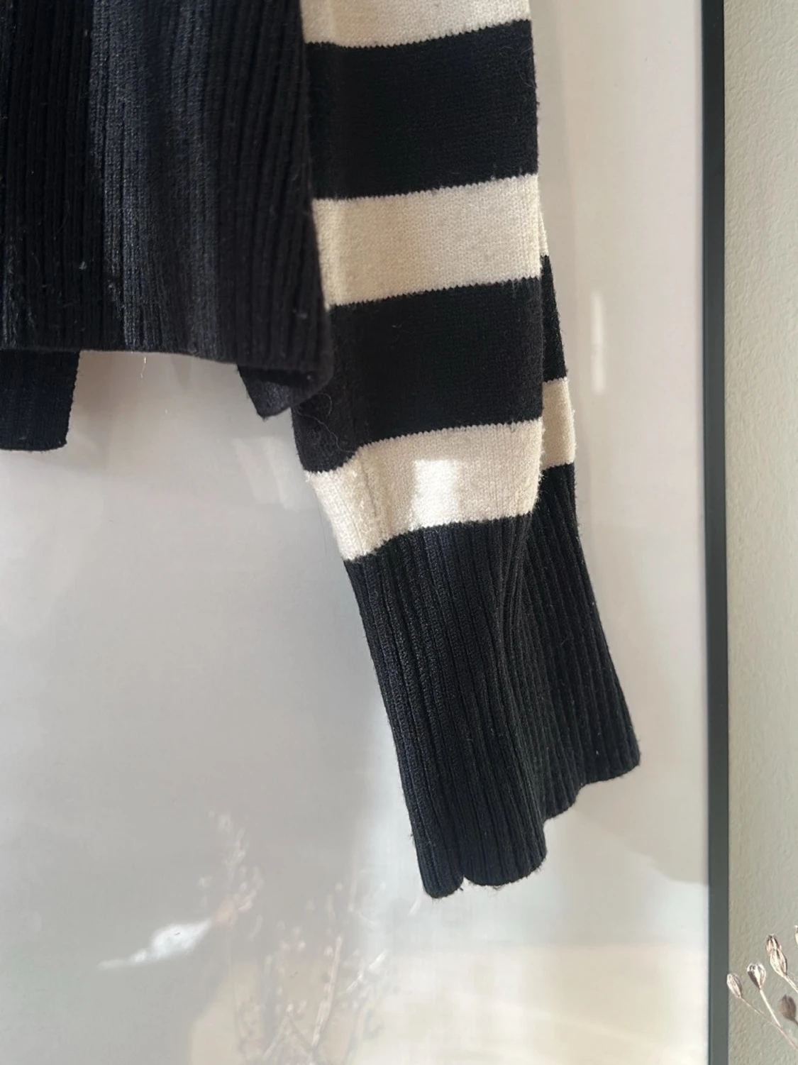 Svartvit randig stickad tröja - 2