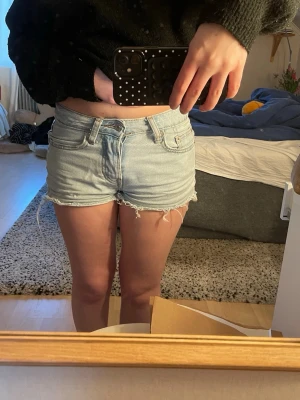 Jeansshorts  - Superfina jeansshorts från Lager 157, det finns ingen lapp med storlek men skulle säga xs, de är i modellen Lexi