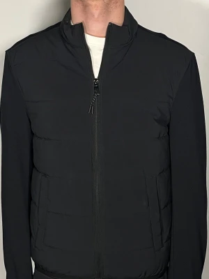 Cardigan - Säljer en riktigt snygg och trendig Cardigan i fint skick, storlek S, vid frågor är det bara att skriva //Gramenti